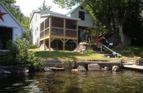 Glover Cottage | Waterfront cottage on beautiful Vermont lake