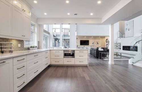 Dunnville House | Waterfront Cottage on Lake Erie near Niagara Wine Region