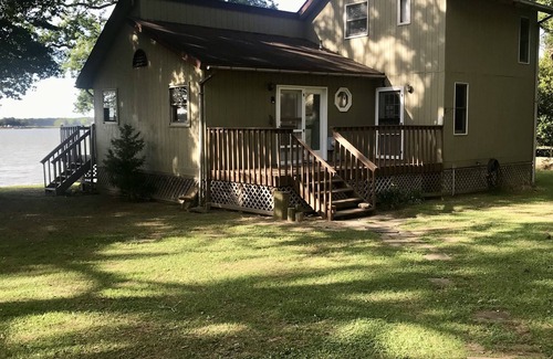 Davis Wharf Cottage | Waterfront cottage on Occohannock Creek w/beautiful Chesapeake Bay sunset views