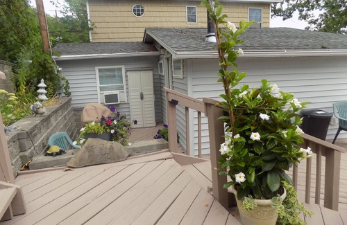 Hammondsport Cottage | Waterfront Cottage with moorage on Keuka Lake