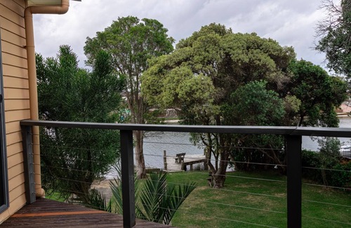 Sussex Inlet House | Waterfront Delight on Cater