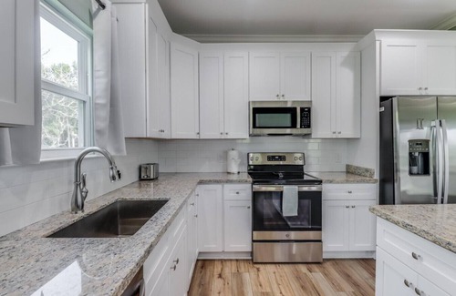 Shoreline Park House | Waterfront getaway with your own private boat ramp!
