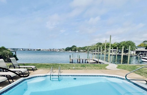 Destin House | WATERFRONT~ home private~ POOL~deep DOCK bring your boat/waverunners