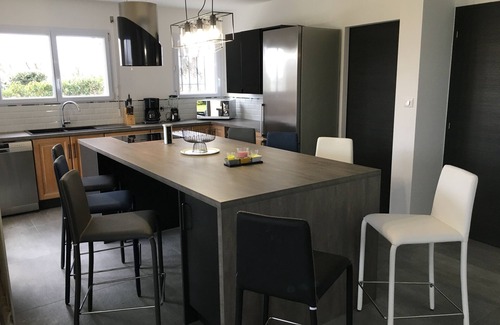 Roscoff House | WATERFRONT HOME