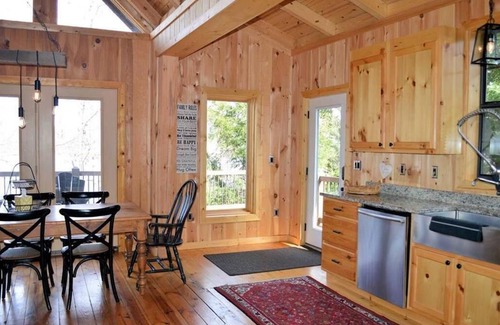 Six Mile House | Waterfront home on Lake Keowee! Less than 10 miles to Clemson.