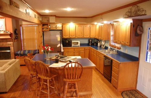 Eufaula House | WATERFRONT home - Paved roads ! 4 bed, 3.5 bath Home. Private two slip dock