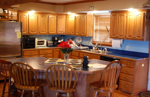 Eufaula House | WATERFRONT home - Paved roads ! 4 bed, 3.5 bath Home. Private two slip dock