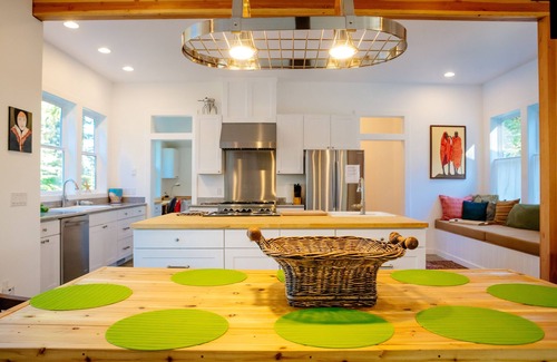 Olga House | Waterfront Home, Private Beach: the Spacious & Contemporary Madrona House