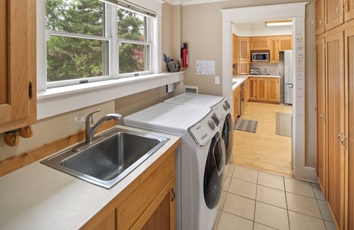 Sandpoint House | Waterfront Home w/big yard, Dock & A/C - Sleeps 20!