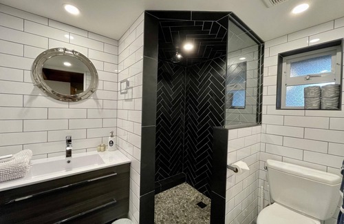 Ucluelet Hotel | Waterfront | Hot Tub | Firepit | King Bed - 6H