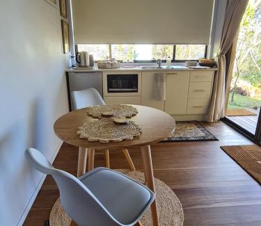 Wentworth Falls Apartment | Waterfront in the Mountains