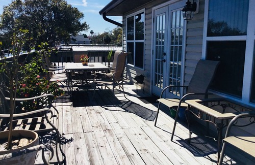 Crystal River House | Waterfront location! Halfway between downtown and the Gulf