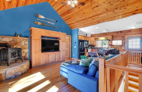 Lake Norman of Catawba Cabin | Waterfront Log Cabin w/Hot Tub, Kayaks, Firepit, King Beds, & Pets OK