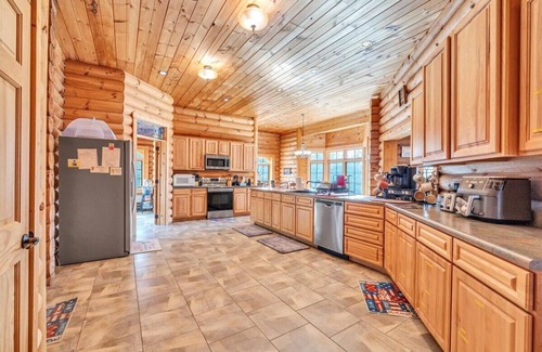 High Point House | Waterfront Log Home, Fire Pit & Table, Swim Spa, & Game Room
