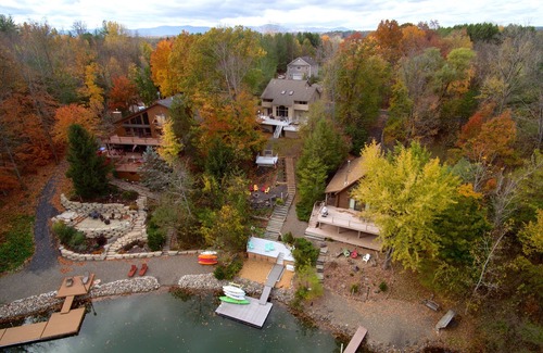 Athens House | Waterfront Luxe: Chef’s Kitchen, Pong & Air Hockey, Near Hudson, Ski Hunter Mntn