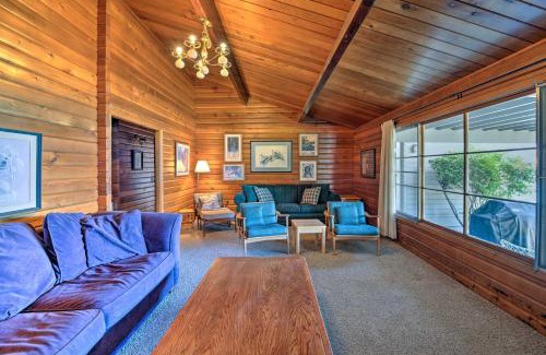 Manson House | Waterfront Manson Cabin on Lake Chelan with Deck!