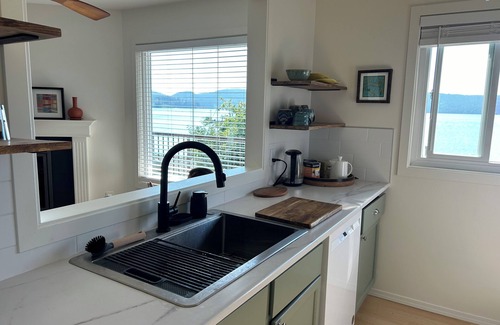 Sooke House | Waterfront Nest Near Victoria