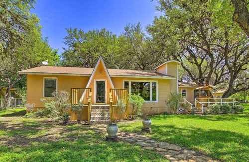 Camp Wood House | Waterfront Oasis w/ Dock + Kayaks on Lake Nueces!