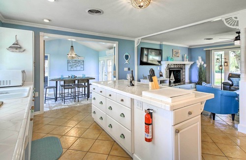 Camp Wood House | Waterfront Oasis w/ Dock + Kayaks on Lake Nueces!