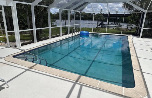 South Venice House | Waterfront Oasis wish a Splash!