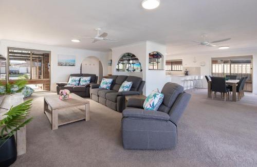 Forster House | Waterfront on Forster Keys