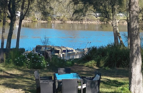Dora Creek House | Waterfront Paradise Free Boating Fishing