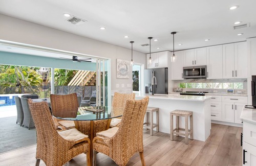 Isles of Capri House | Waterfront Paradise with Private Dock & Pool - Naples/Marco Island Summer/Snow