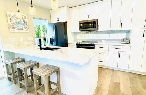 Isles of Capri House | Waterfront Paradise with Private Dock & Pool - Naples/Marco Island Summer/Snow