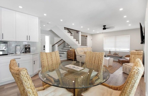 Isles of Capri House | Waterfront Paradise with Private Dock & Pool - Naples/Marco Island Summer/Snow