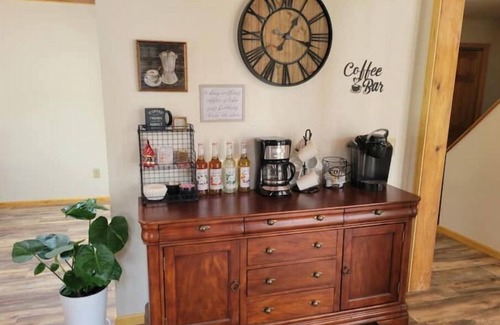 Lakewood Apartment | Waterfront Peninsula Escape Cabin