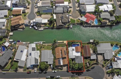 Portlock Apartment | Waterfront penthouse studio