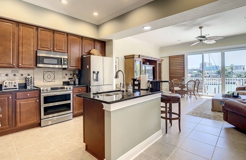 Clearwater Beach Condo | Waterfront PENTHOUSE, Your Beach getaway with the only ROOFTOP CASITA around!