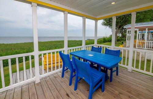 Coinjock Cottage | Waterfront Pet-friendly Cabin in Currituck Sound Campground (WF37)