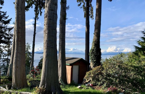 Regional District of Nanaimo House | Waterfront private room in Nanaimo with free parking
