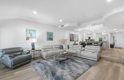 Marco Island Condo | Waterfront relaxation in a beautifully updated large condo!