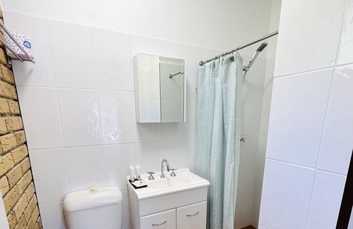 Bolton Point House | Waterfront Reserve - entire home