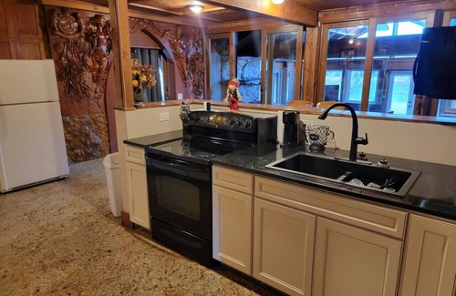 St. Joseph Cabin | Waterfront Rock Shower Suite w/Sunset View Room!