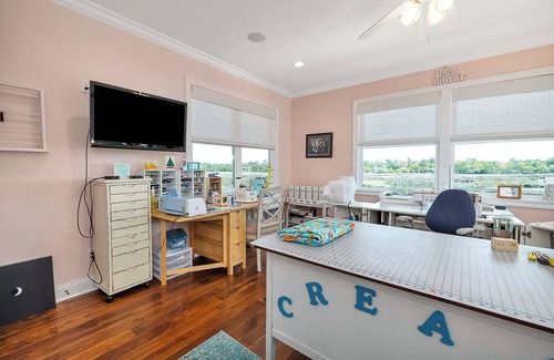 Epworth Acres House | Waterfront Splendor! 5 Bedroom on the river. 2 month minimum.
