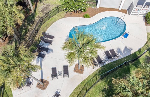 Country Club Estates House | Waterfront Townhome 10 minutes to St. Simons