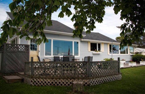 Stanhope House | Waterfront Vacation Home-Laundry inside、Air Conditioner-Perfect location!