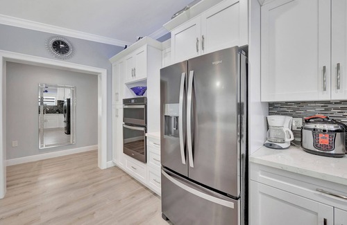 Marathon Villa | Waterfront Villa: Serene Escape!