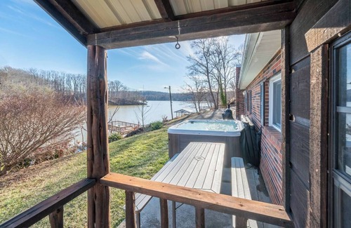 Ingles House | Waterfront with Hot tub and Dock, across from State Park boat Launch