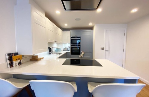 Newquay Apartment | Watergate View 2 is a 2 bed brand new coastal apartment in Porth