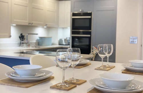 Newquay Apartment | Watergate View 2 is a 2 bed brand new coastal apartment in Porth