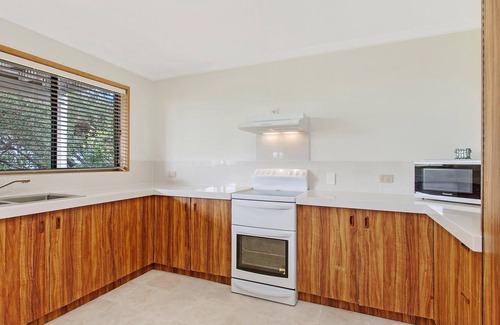 Port Fairy Apartment | Waters Edge - affordable beachfront apartment