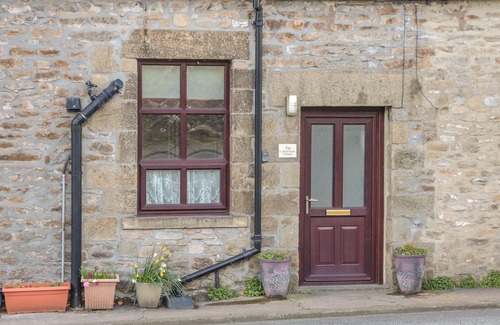 Langcliffe Cottage | WATERSHED COTTAGE, pet friendly, with a garden in Settle