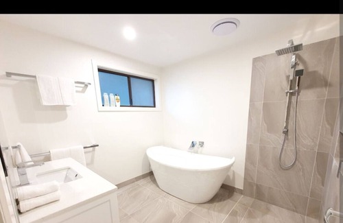 Healesville House | Wattle bird house, Hill top views and private tranquil gardens