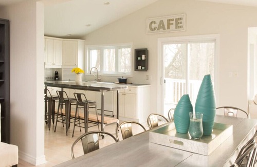 Waupoos House | Waupoos Beach Commons: Beach Front House & Chalet
