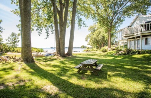 Waupoos House | Waupoos Beach Commons: Beach Front House & Chalet