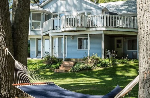 Waupoos House | Waupoos Beach Commons: Beach Front House & Chalet